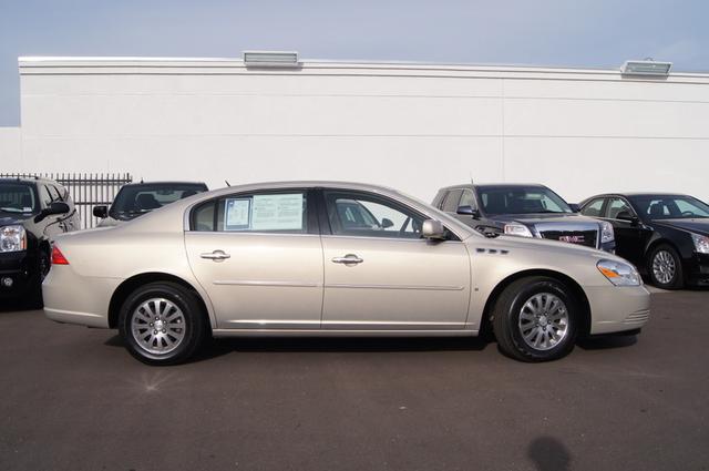 Buick Lucerne 2008 photo 2