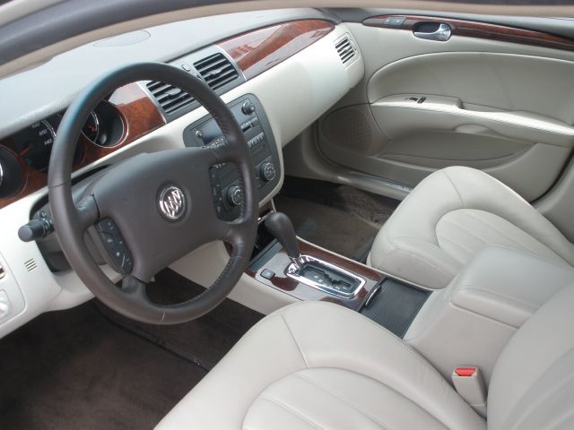 Buick Lucerne 2010 photo 1