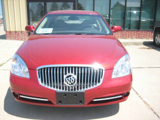 Buick Lucerne 2011 photo 1