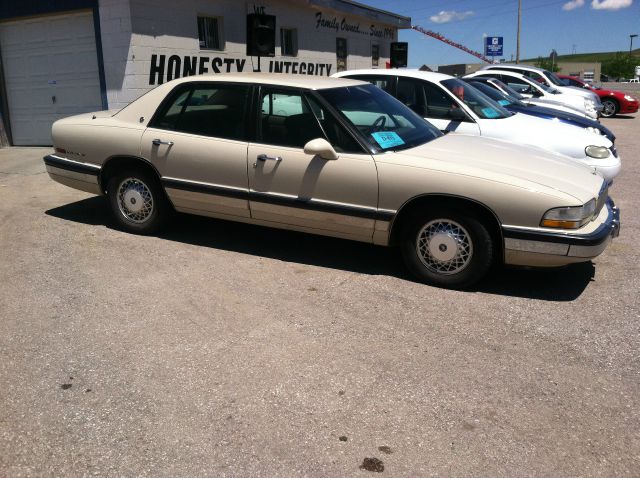 Buick Park Avenue 1992 photo 2