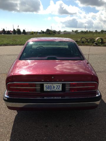 Buick Park Avenue 1992 photo 1