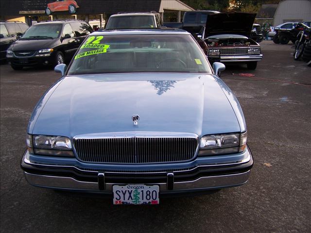 Buick Park Avenue 1992 photo 1