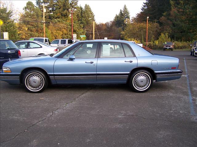 Buick Park Avenue 1992 photo 3