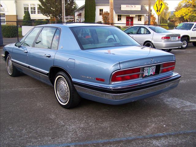 Buick Park Avenue 1992 photo 4