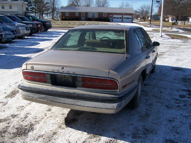 Buick Park Avenue 1994 photo 2