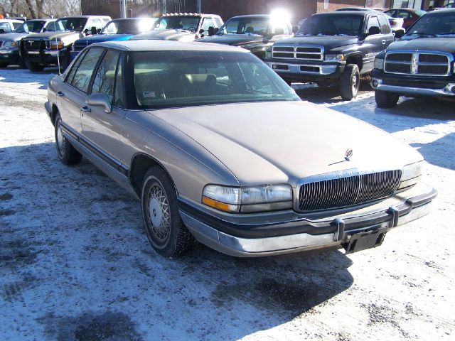 Buick Park Avenue 1994 photo 3