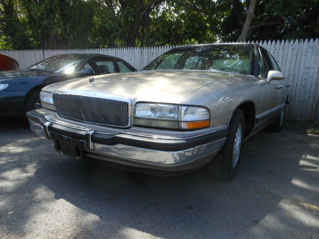 Buick Park Avenue 1994 photo 2