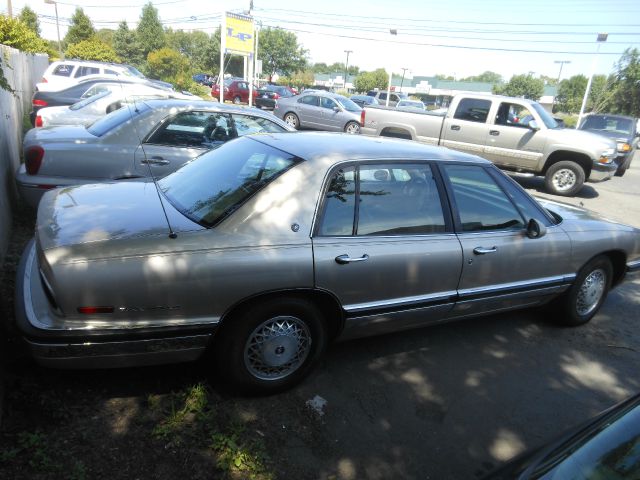 Buick Park Avenue 1994 photo 3