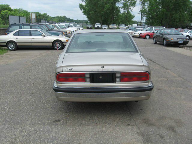 Buick Park Avenue 1994 photo 2