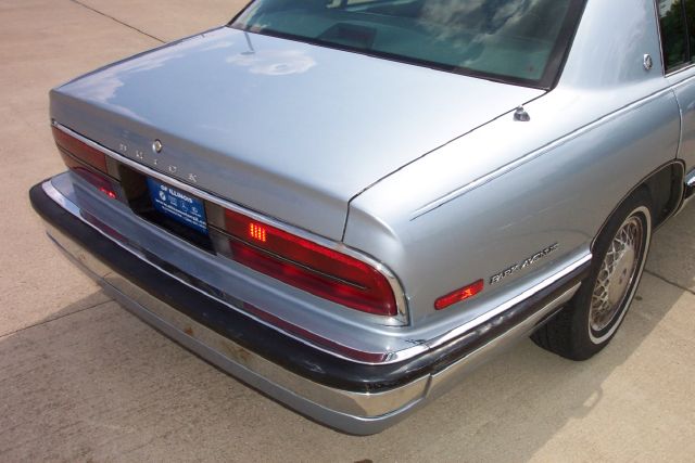 Buick Park Avenue 1994 photo 25