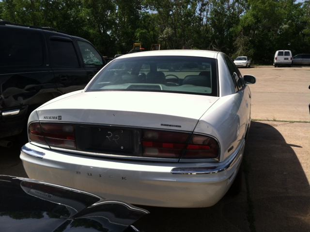 Buick Park Avenue 2000 photo 1