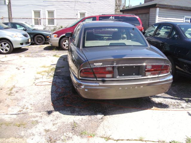 Buick Park Avenue 2001 photo 2