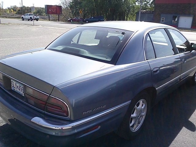 Buick Park Avenue 2001 photo 3