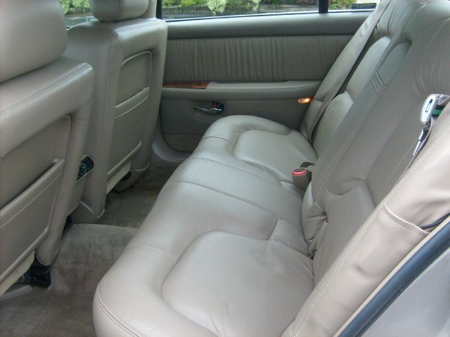 Buick Park Avenue 2001 photo 2