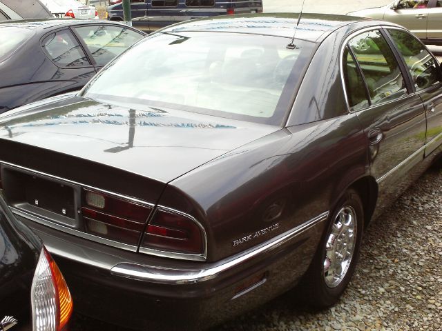 Buick Park Avenue 2002 photo 2