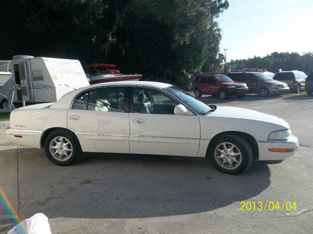 Buick Park Avenue 2002 photo 1