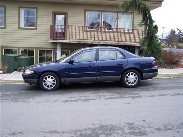 Buick REGAL XLS Sedan