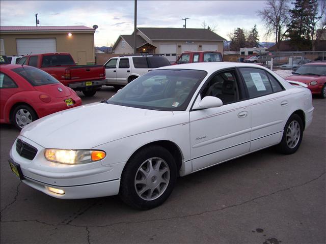 Buick REGAL XLS Sedan