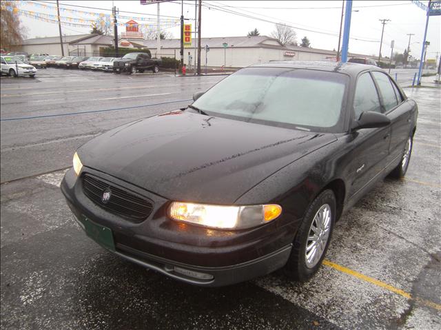 Buick REGAL XLS Sedan