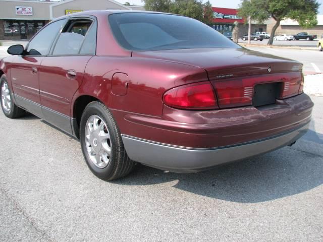 Buick REGAL 2000 photo 1