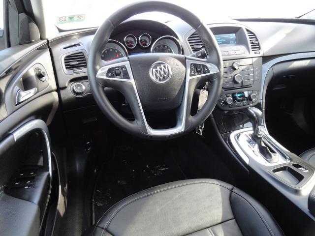 Buick REGAL 2011 photo 2