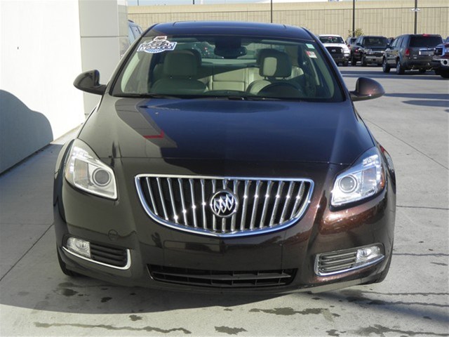 Buick REGAL 5dr HB Man Rio5 LX Unspecified