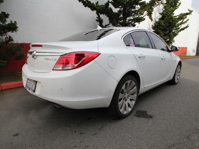 Buick REGAL 2011 photo 2