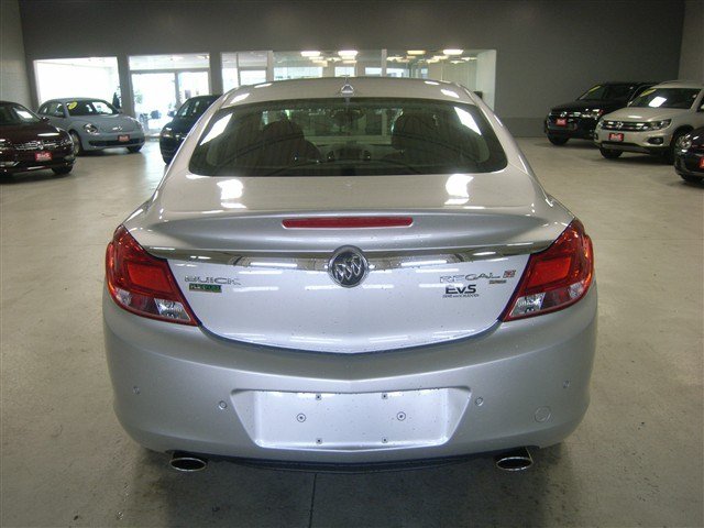 Buick REGAL 2011 photo 2