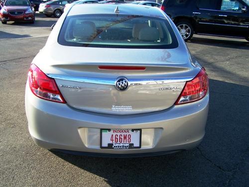 Buick REGAL 2011 photo 2