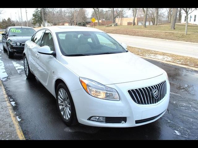 Buick REGAL 2011 photo 2