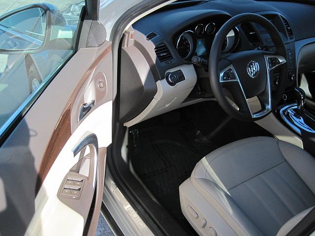 Buick REGAL 2011 photo 4