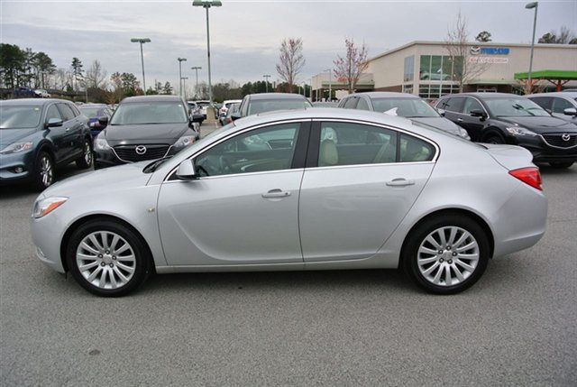 Buick REGAL 2011 photo 1