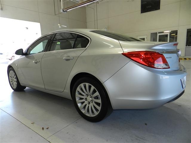 Buick REGAL 2011 photo 2