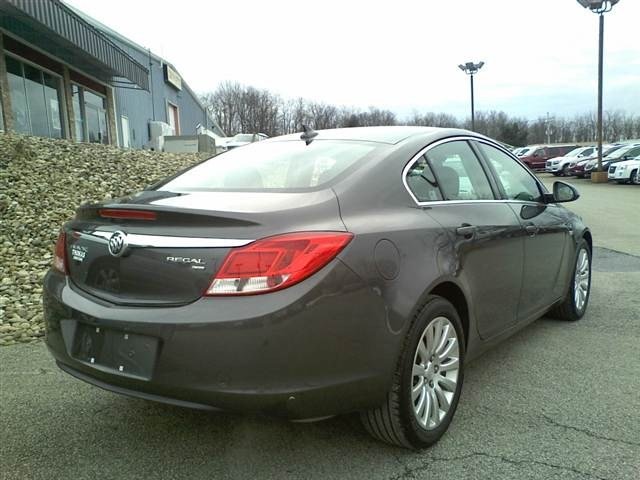 Buick REGAL 2011 photo 2