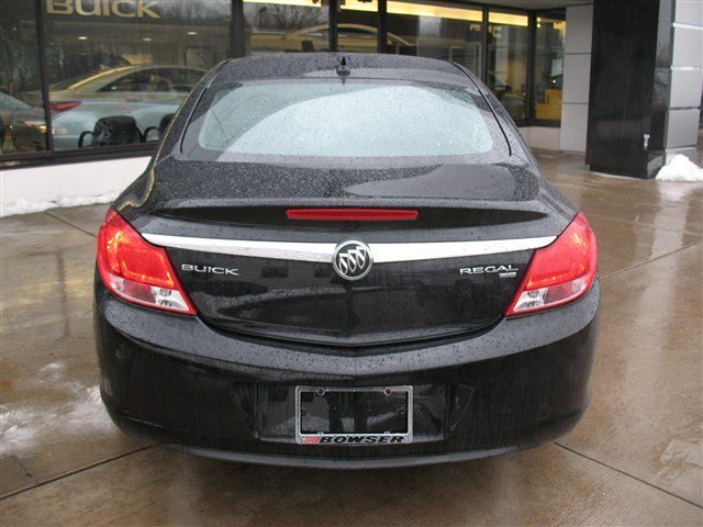 Buick REGAL 2011 photo 2