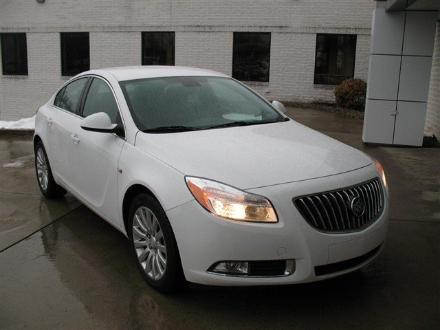 Buick REGAL 2011 photo 3