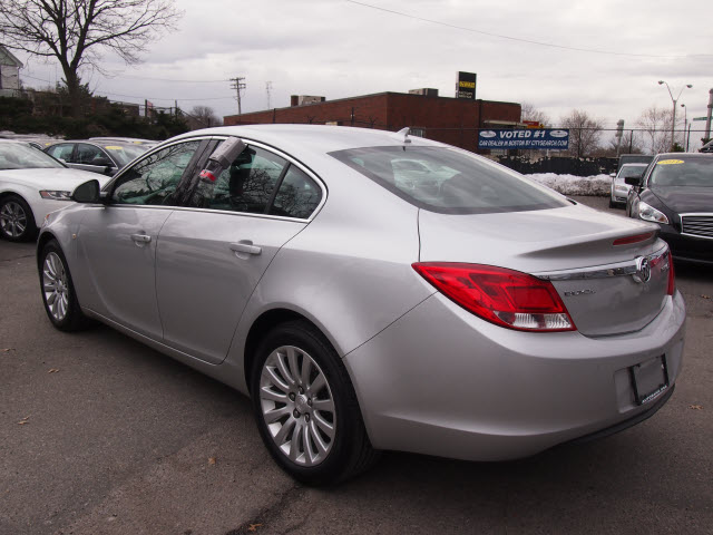 Buick REGAL 2011 photo 2