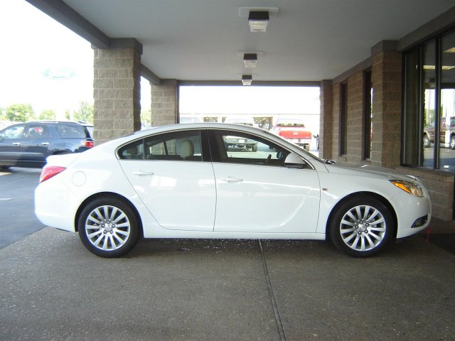 Buick REGAL 2011 photo 4