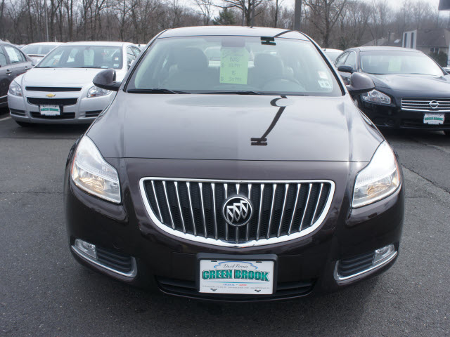 Buick REGAL 2011 photo 2