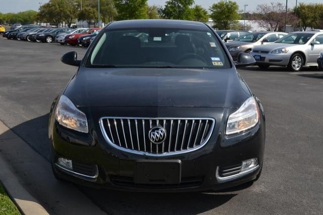 Buick REGAL 2011 photo 2