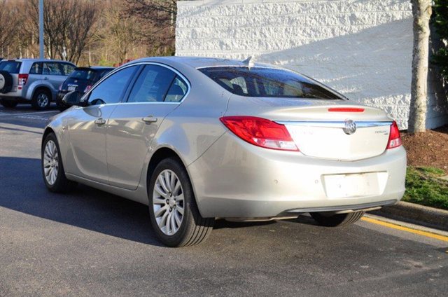 Buick REGAL 2011 photo 2