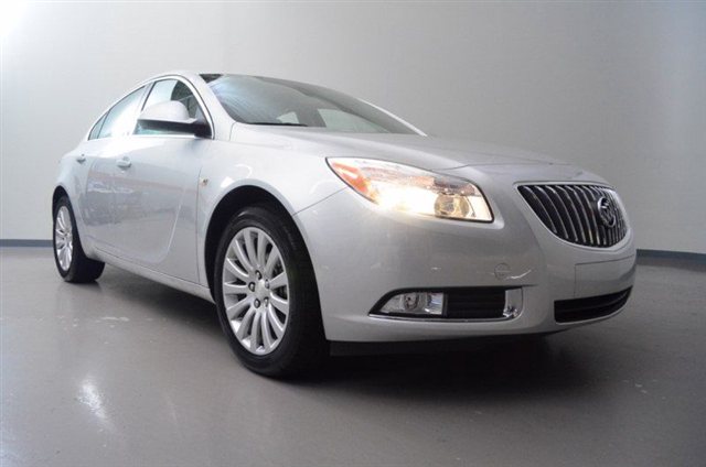 Buick REGAL 2011 photo 1