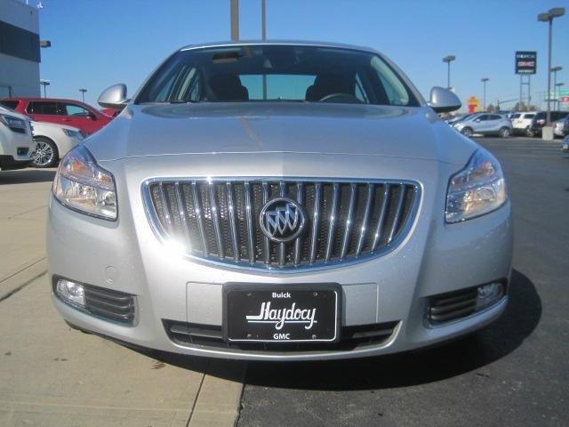 Buick REGAL SLT 5.7 HEMI 4WD W/20 INCH Wheels Unspecified