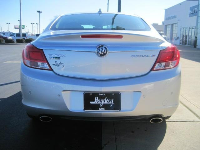 Buick REGAL 2011 photo 1