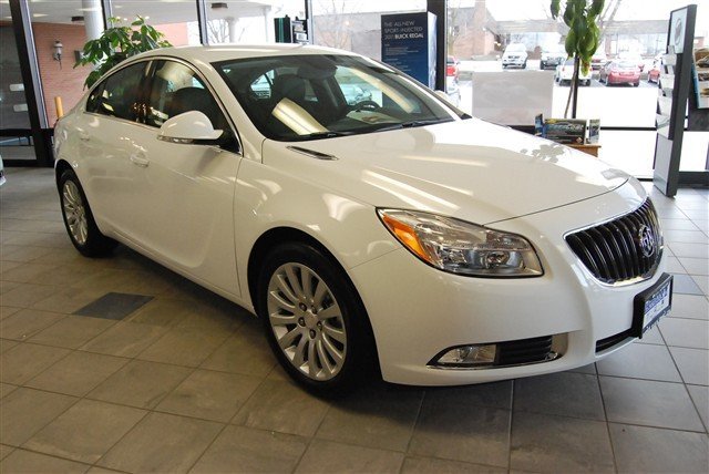 Buick REGAL 2012 photo 2