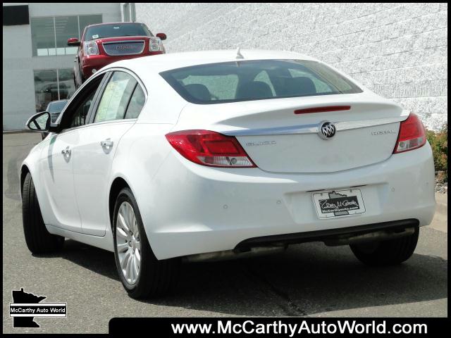 Buick REGAL 2012 photo 2