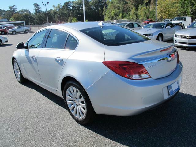 Buick REGAL 2012 photo 2