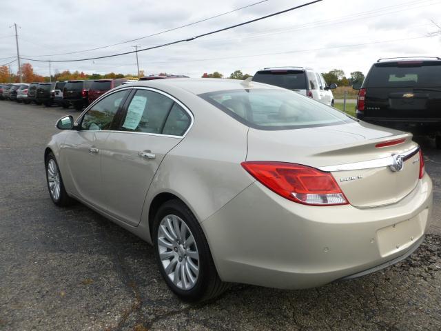 Buick REGAL 2012 photo 2