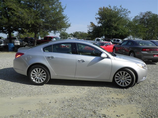 Buick REGAL 2012 photo 2