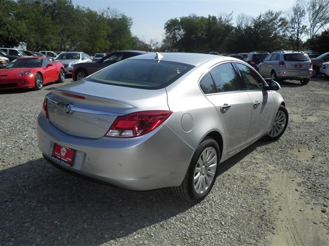 Buick REGAL 2012 photo 3